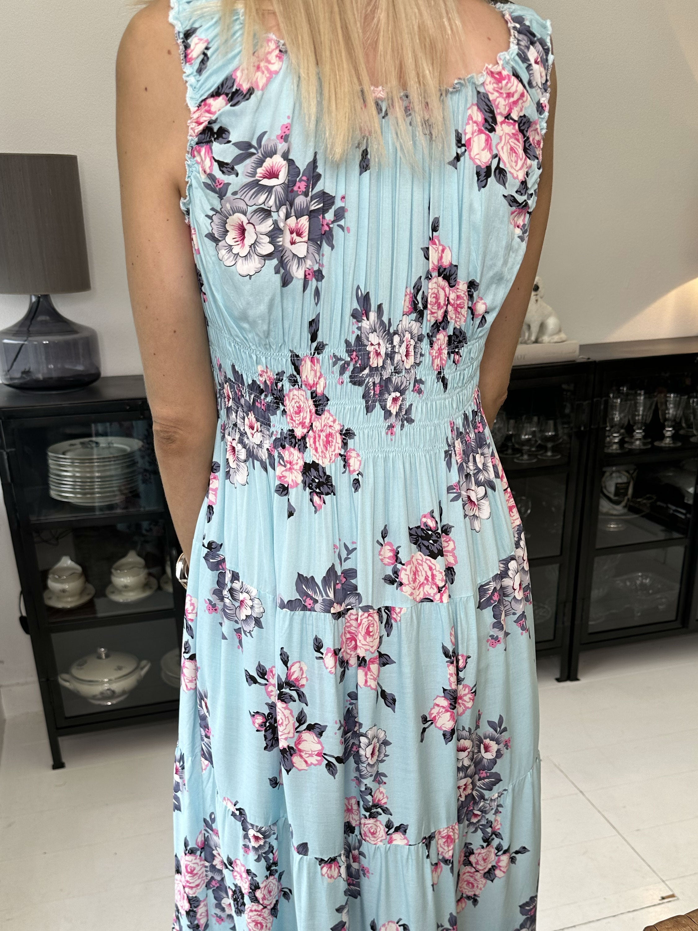 Alicia Rose - Lang stropkjole med blomsterprint